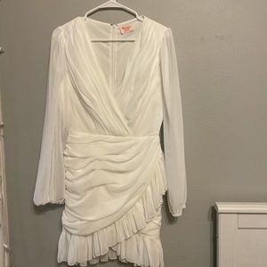 Perfect for winter, fall, spring brides or semi formal event.